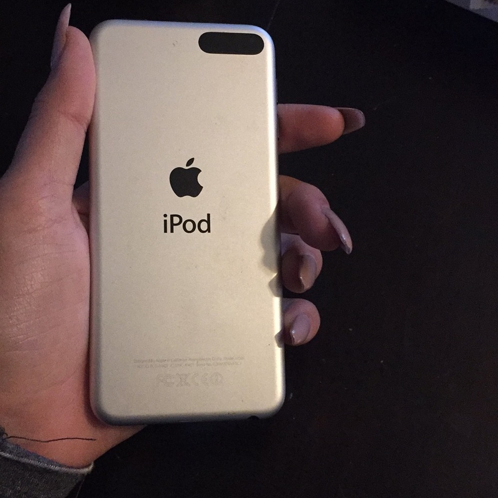 Ipod touch - Picture 2 of 2